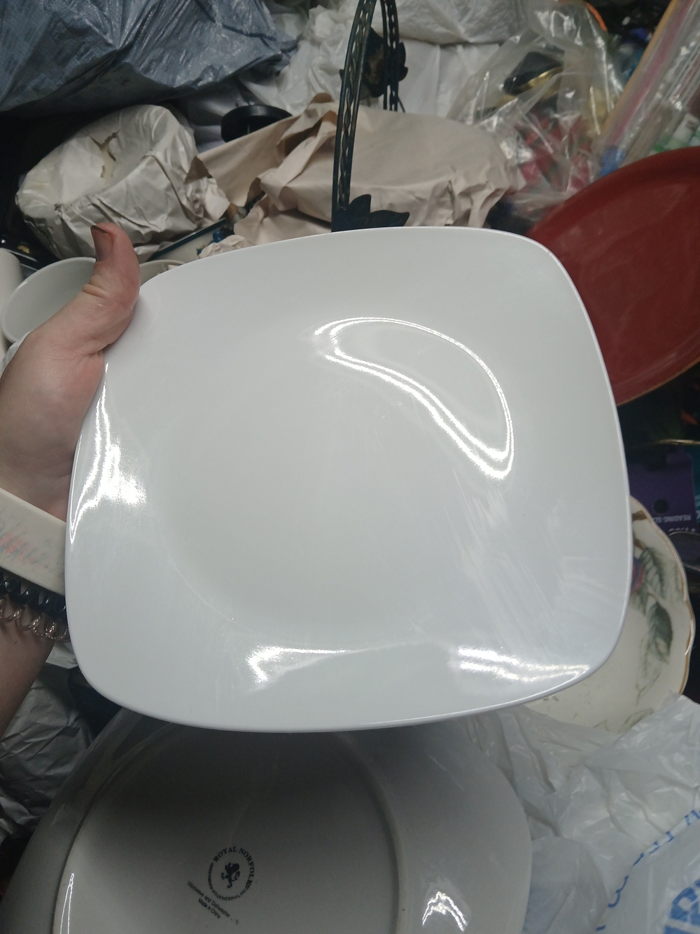 Gibson Elite square white dinner /salad plate made of fine ceramic 8"